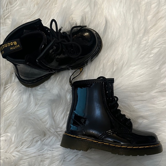 Dr. Martens Shiny Black Kids Boots - Picture 2 of 5